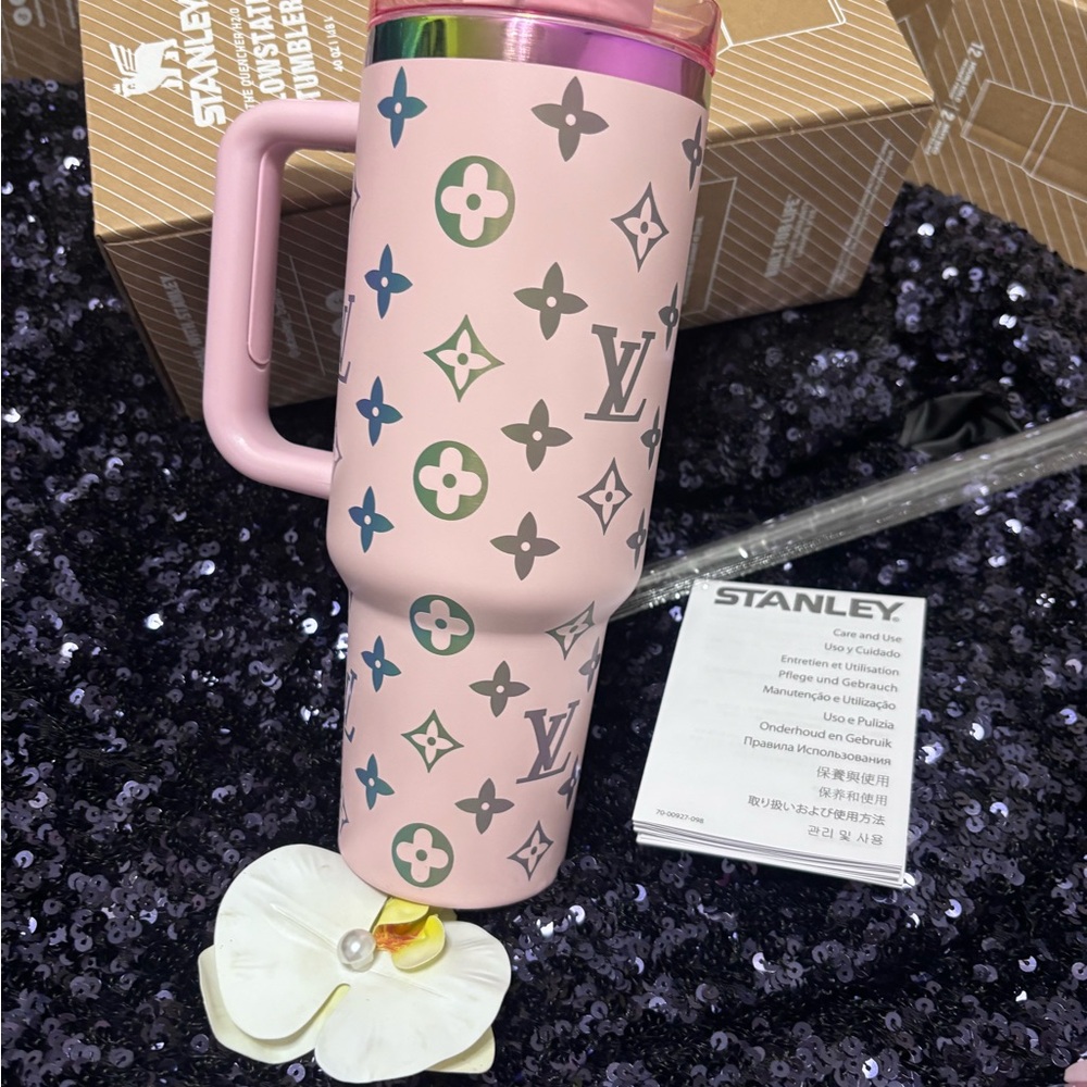 Stanley Pink Quencher H2.0 Tumbler - Picture 3 of 5